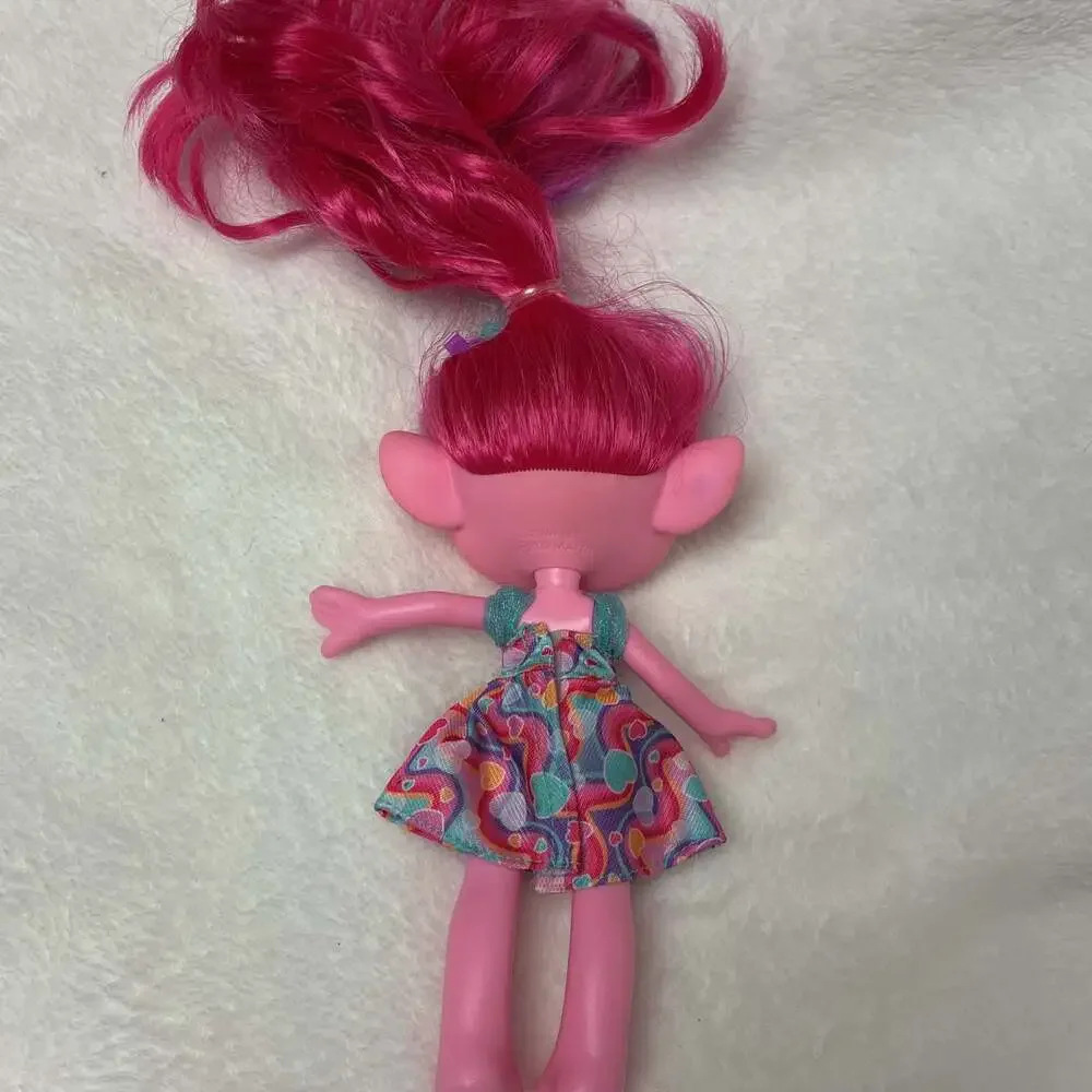 DreamWorks Trolls Band‎ Together Hairsational Reveals Queen Poppy Fashion Doll